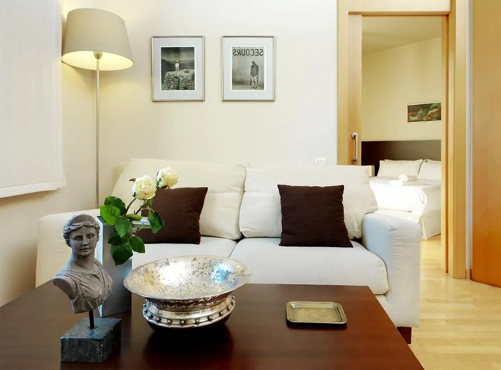 Fewdays Barcelona Apartments