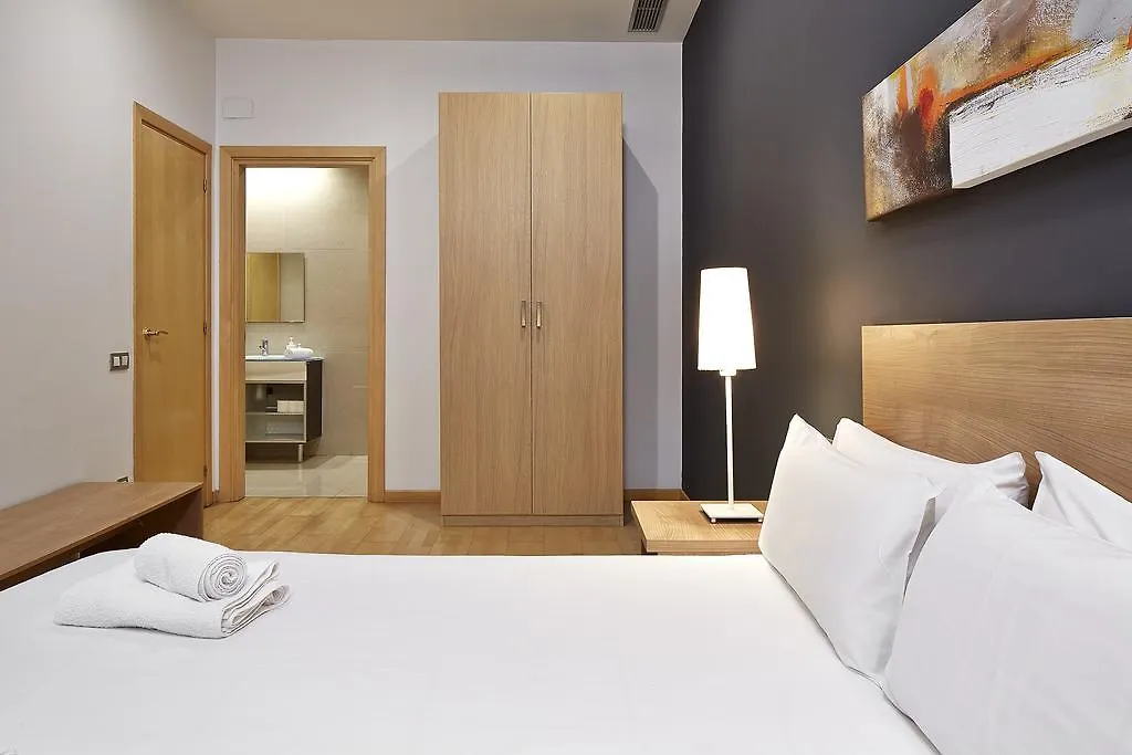 Fewdays Barcelona Apartments