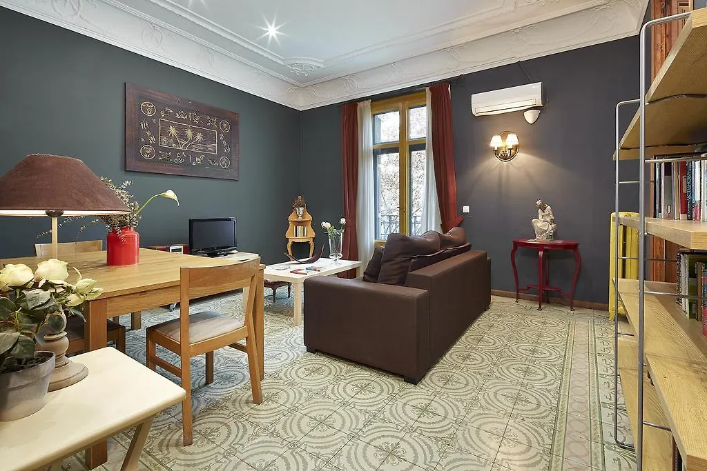 Fewdays Barcelona Apartments