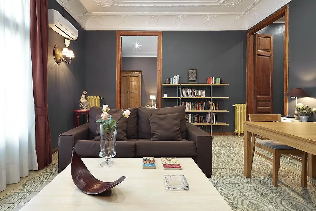 Fewdays Barcelona Apartments